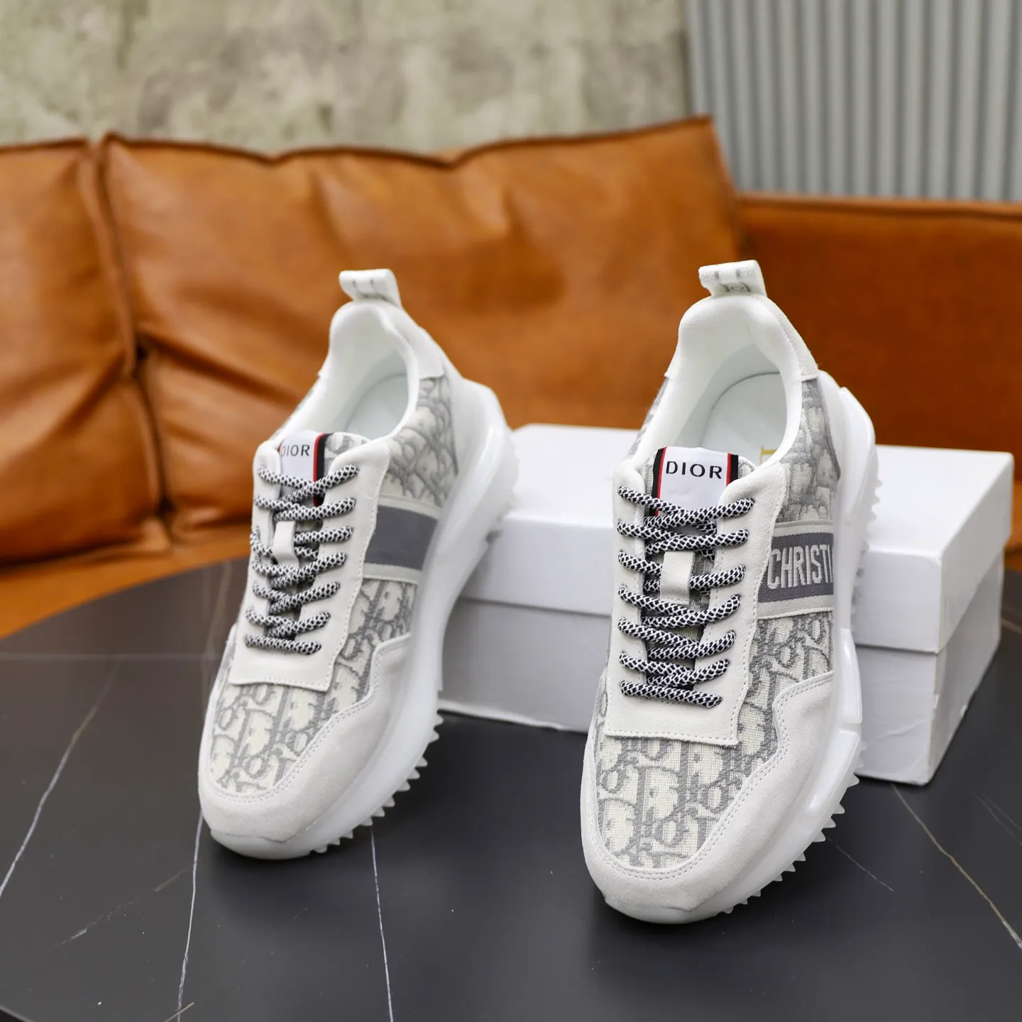 Ex-factory price: 462💰🙅‍♂️🙅‍♂️🙅‍♂️ Brand: Dior DIOR Standard code: 38-44 (45 customized) Grade: Same as the official website Material: Original material splicing Comfortable and breathable lining Lightweight and wear-resistant sports outsole Style category: Men's fashionable casual shoes Running sneakers Distinguished luxury brand elements Top luxury Color: actual picture color